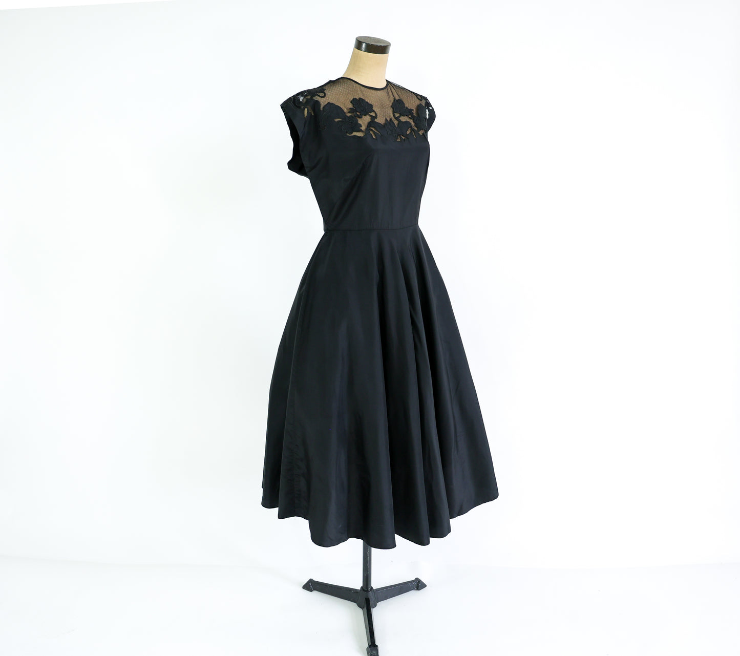 1940s Black Dress Embroidered New Look Dress, Large