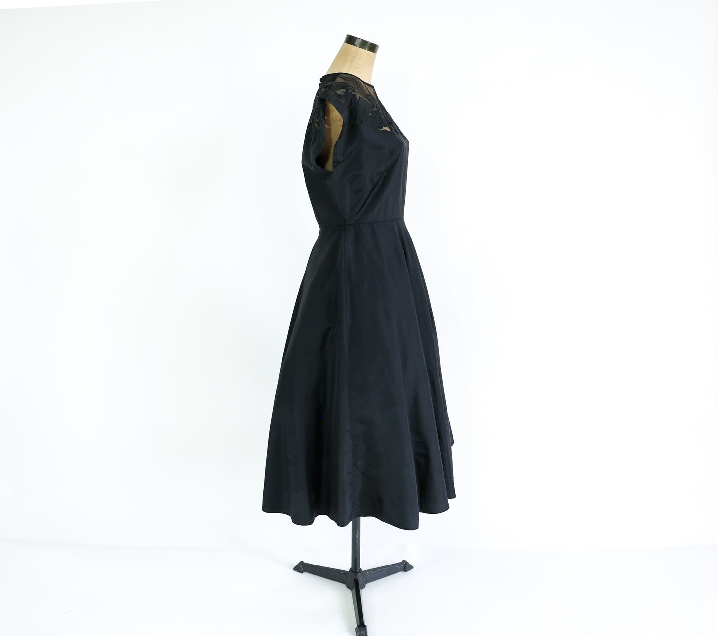 1940s Black Dress Embroidered New Look Dress, Large