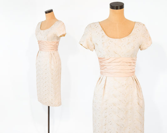 1950s Beige Lace Wiggle Dress, Extra Small