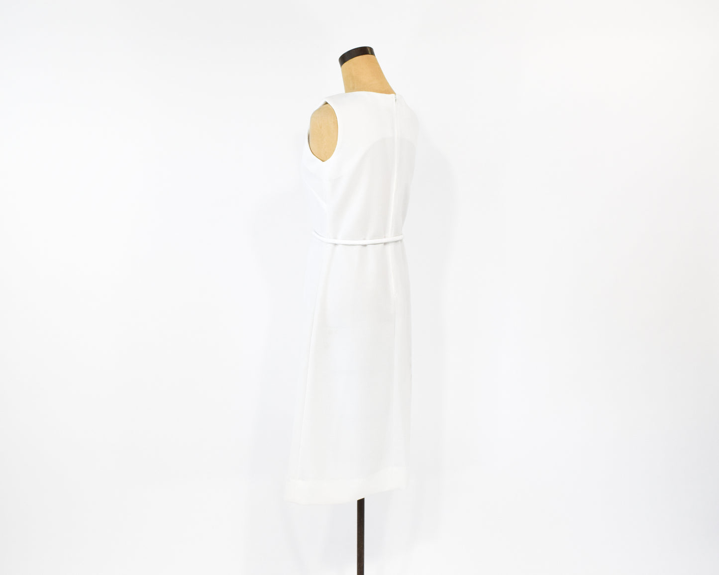 1960s White Embroidered Sleeveless Shift Dress Medium