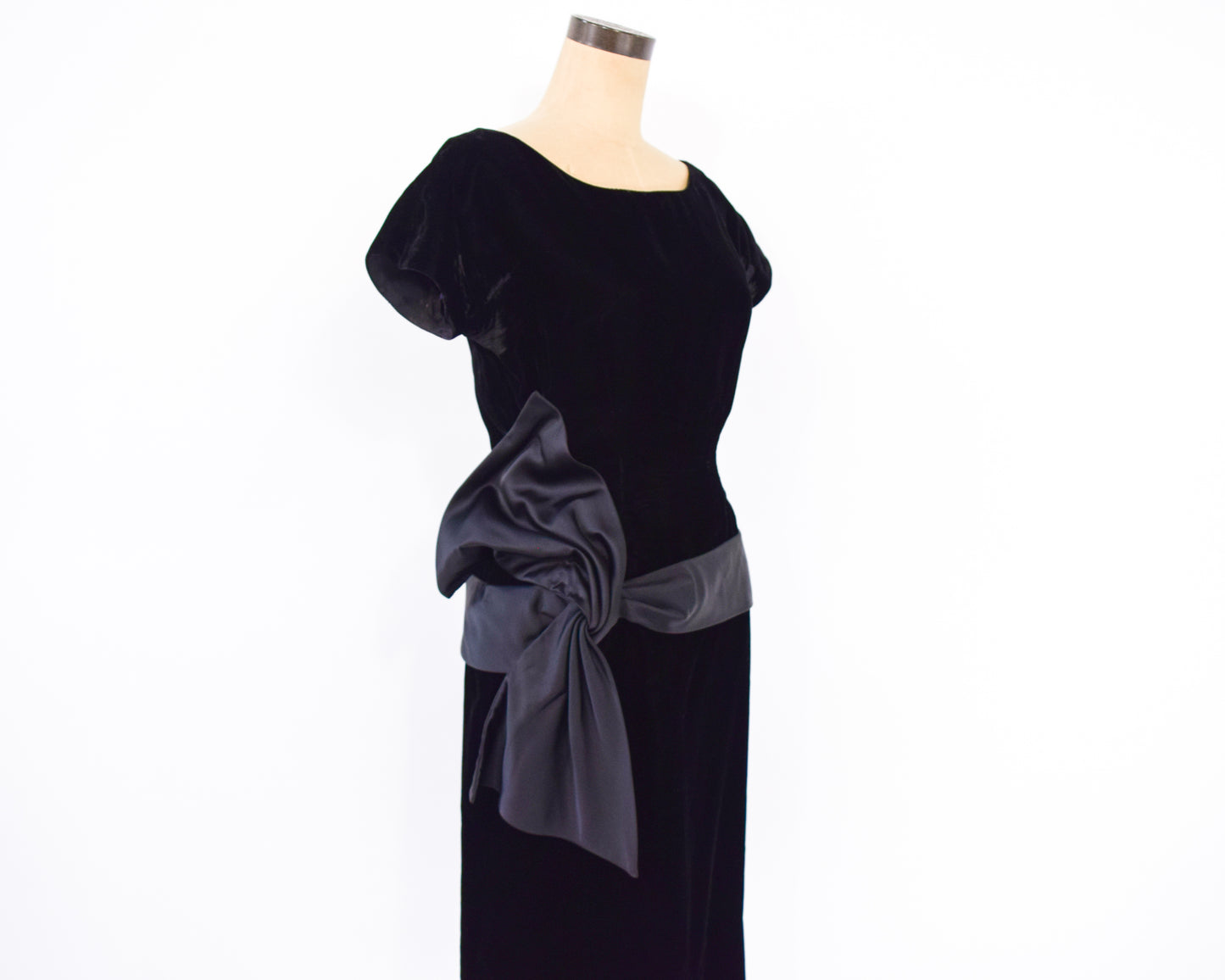 1950s Black Velvet Party Dress | Medium Cocktail Party Dress